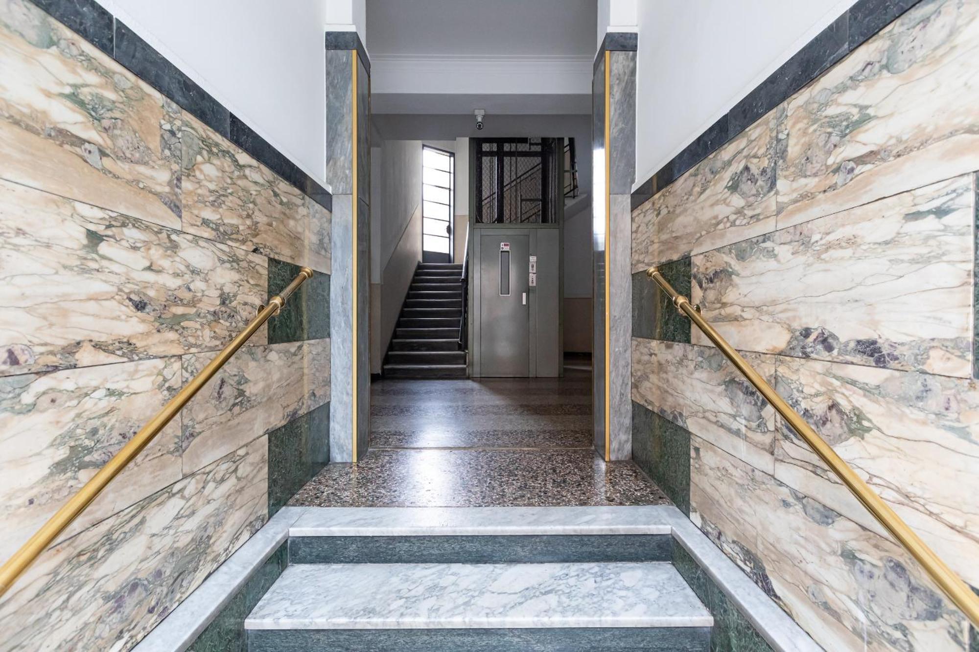 Appartement Certosa Enchanting With Balcony - Collection