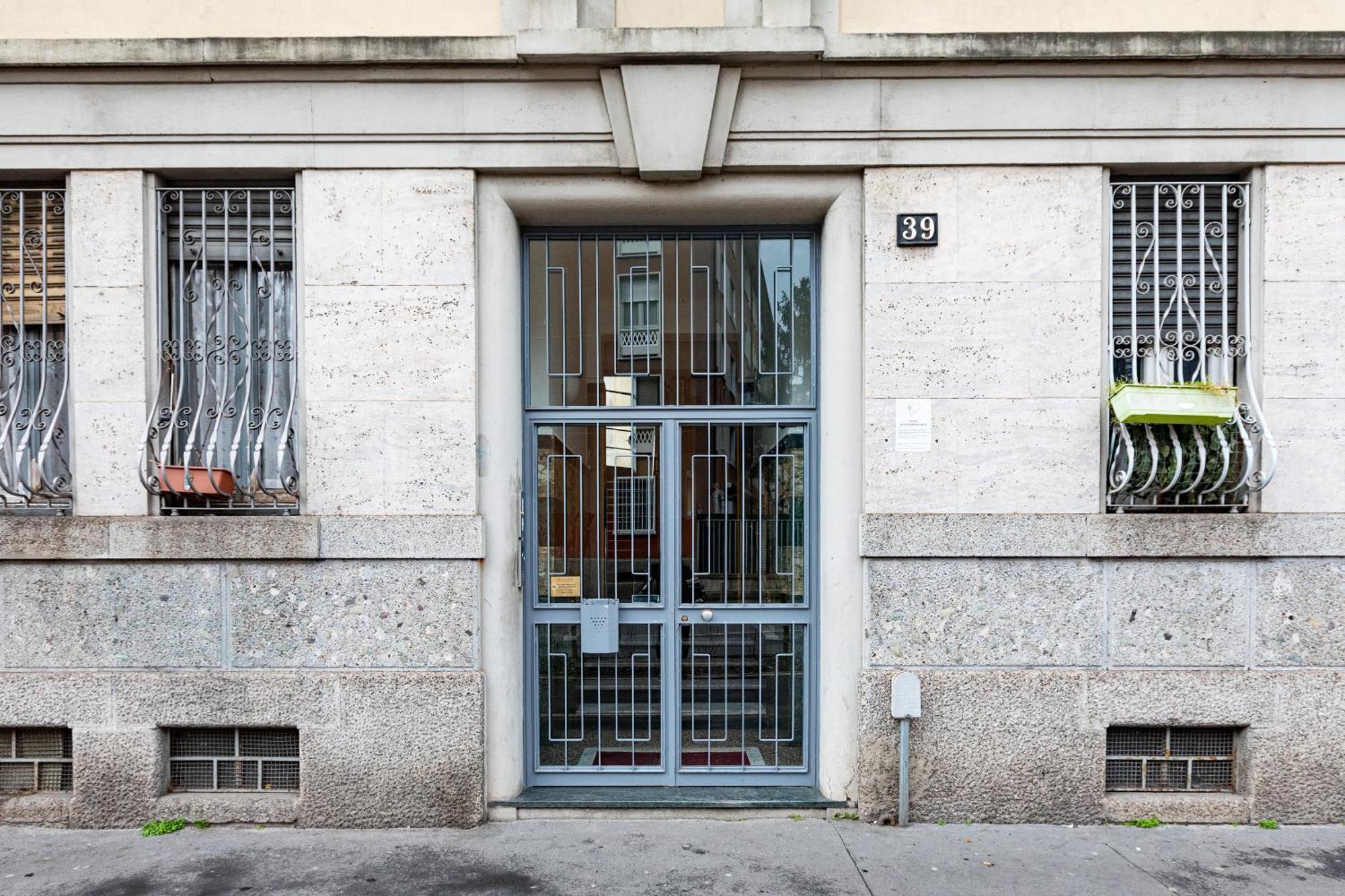 Appartement Certosa Enchanting With Balcony - Collection