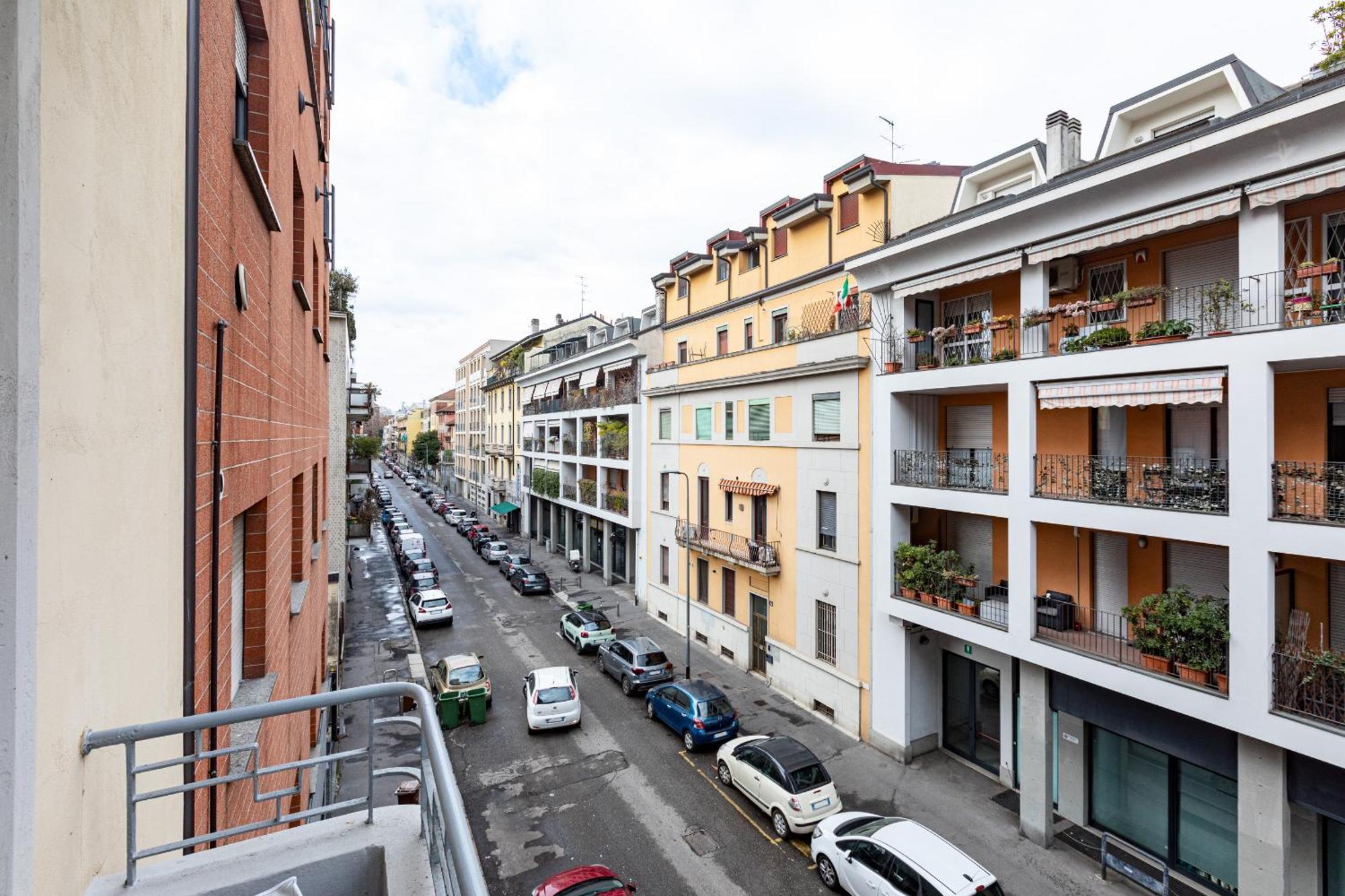 Appartement Certosa Enchanting With Balcony - Collection